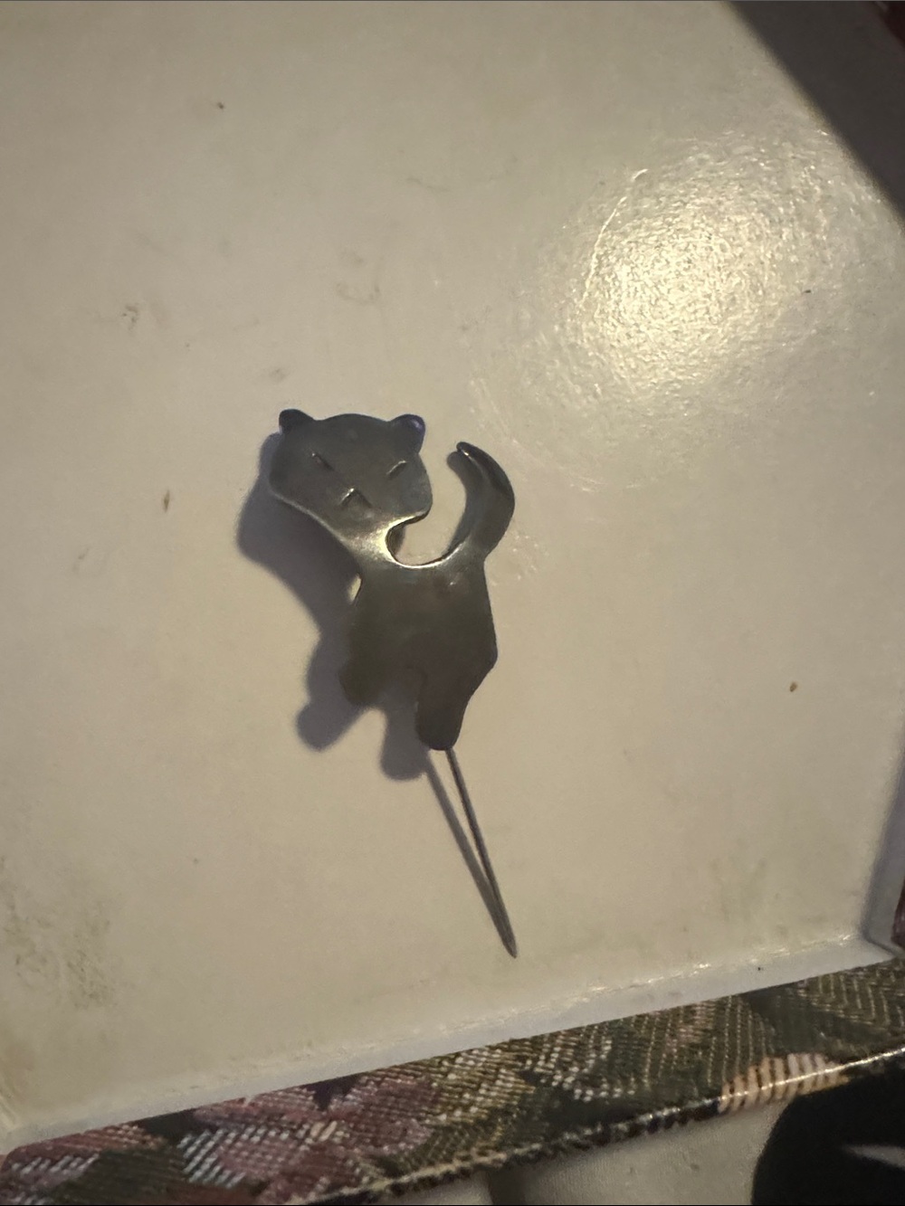 Silver Cat-Shaped Brooch Pin - Elegant Women’s Jewelry